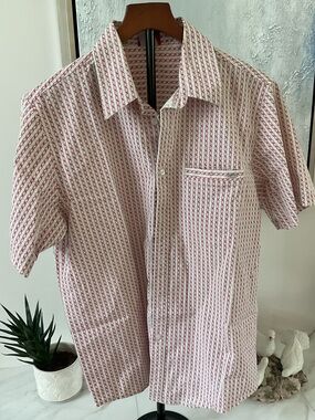 ***OAKLEY***Short-Sleeve Button-Up Collared Shirt  with Pocket.